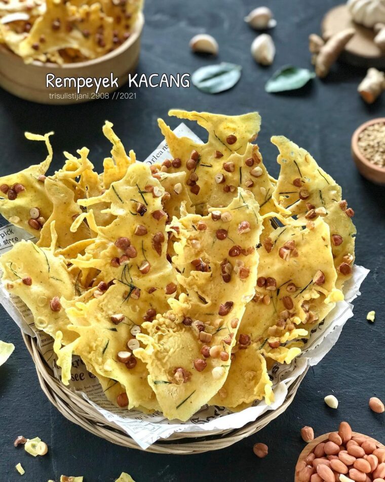 Peanut Crispy Rice Crackers