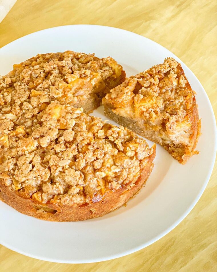 Apple Crumble Cake
