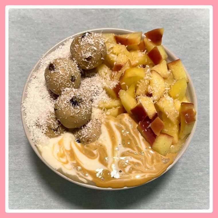Apple & Protein Ballls Cauliflower Oatmeal