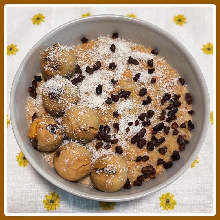 Cookie Dough Carrot – Apple Cake Oats