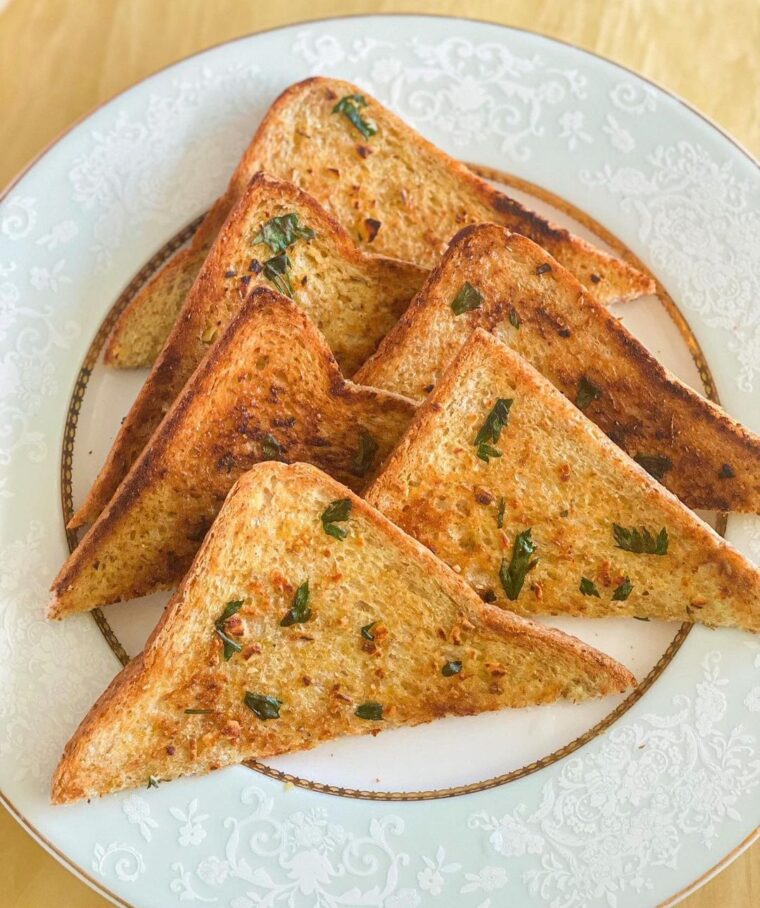 Easy Garlic Bread Toasts