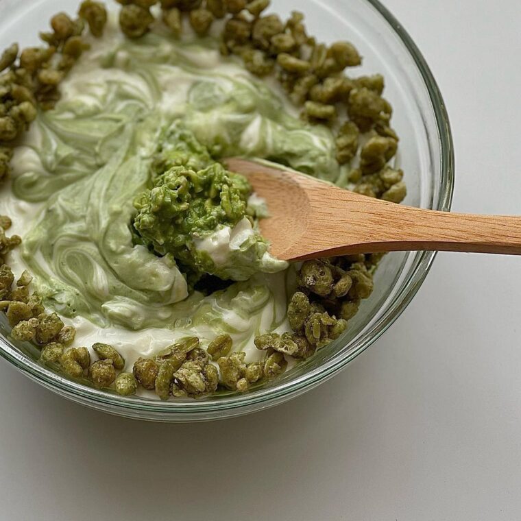 Matcha Cheesecake Overnight Oats
