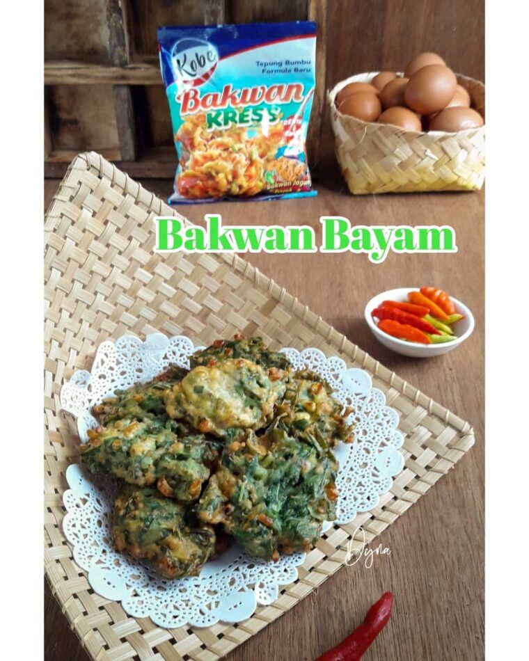Bakwan Bayam Kobe (Spinach Fritter With Kobe Special Flour)