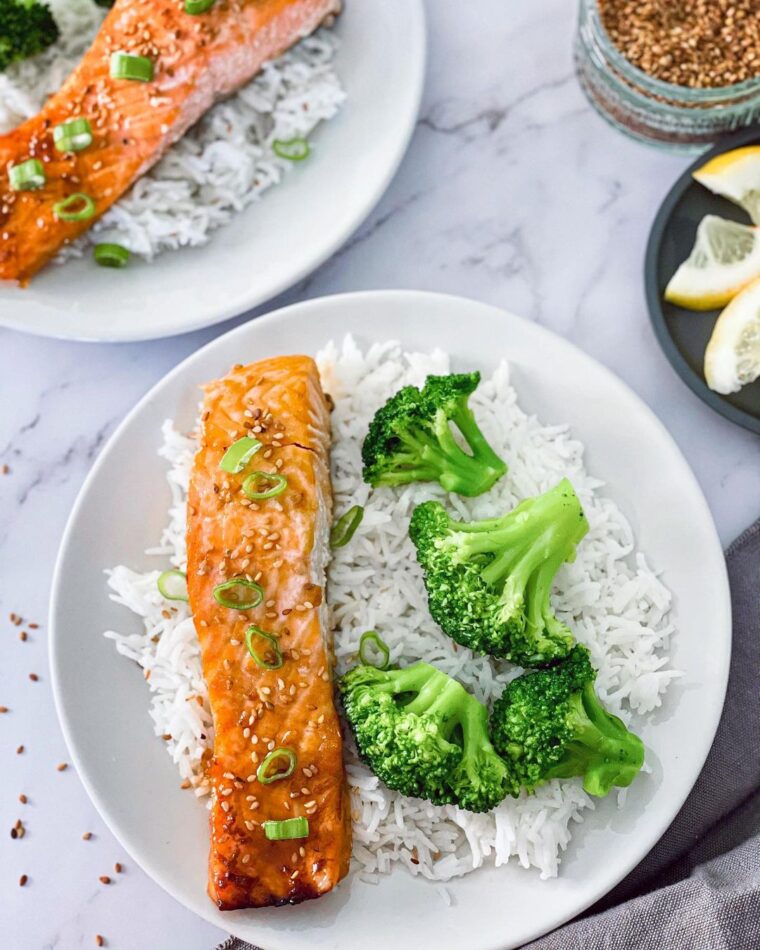 Asian-style Salmon With Rice And Steamed Veggies