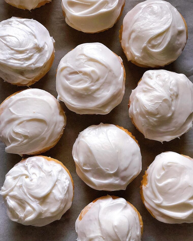 Carrot Cupcakes With Vanilla Frosting