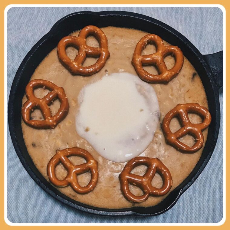 Cheesy Banana Pretzel Oats