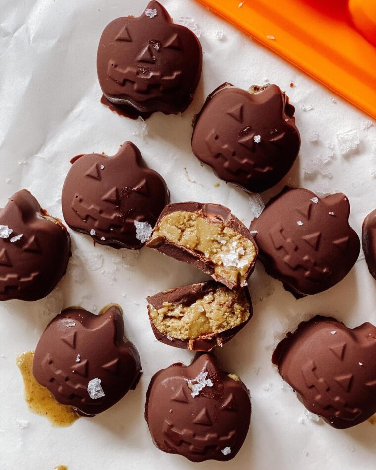 Chocolate Pumpkin Seed Butter Cups