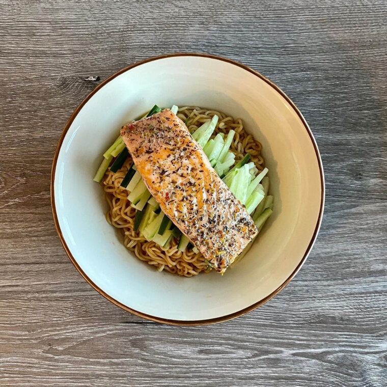 Fried Toscana Style Salmon With Instant Noodles
