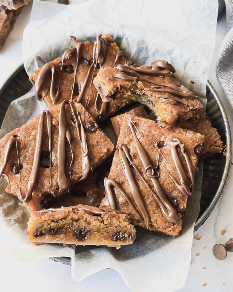 Fudgy Chocolate Chip Blondies