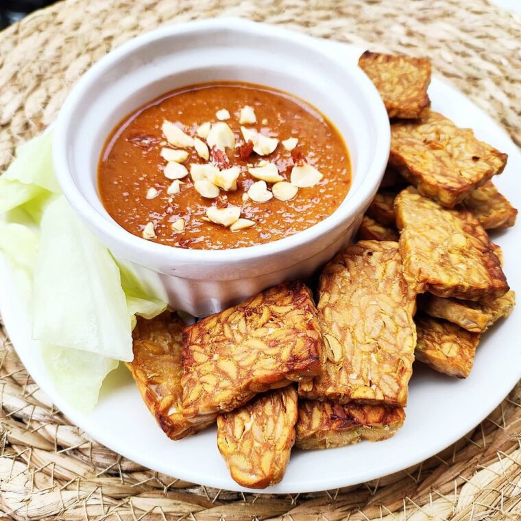 Indonesian Peanut Sauce (Sambel Pecel)