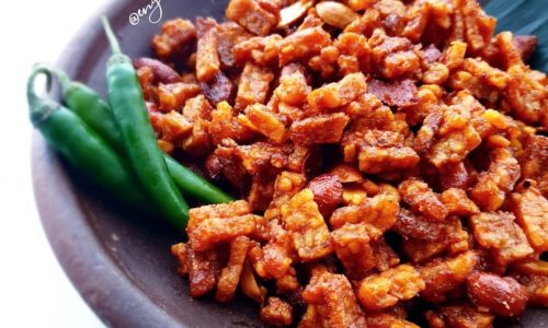 Kering Tempe Kacang (Crunchy Sweet Peanuts & Tempeh)