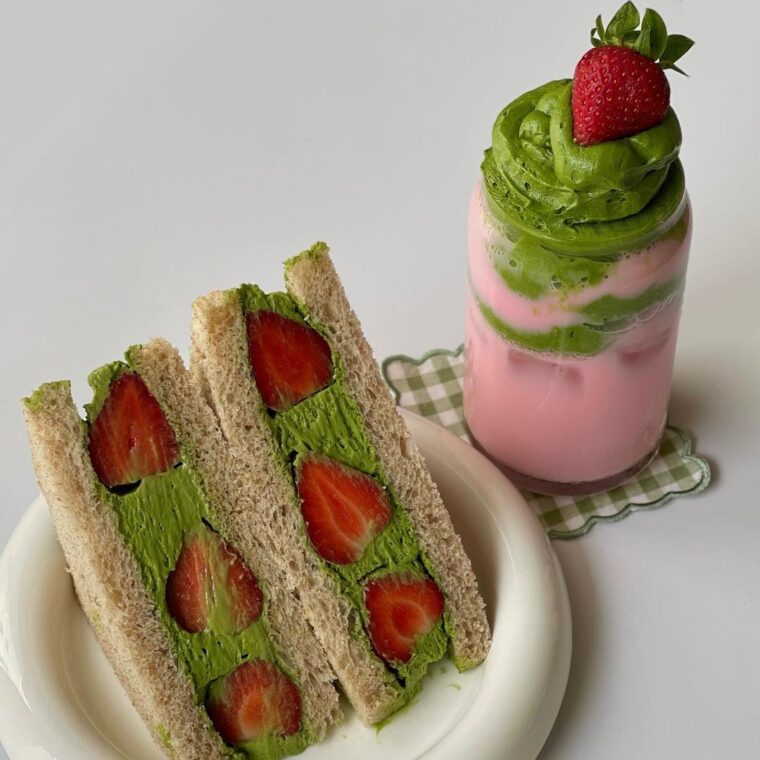 Matcha Strawberry Sando W/ Matcha Dalgona Strawberry Latte