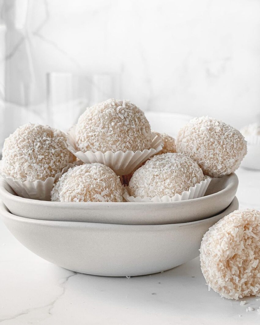 No-bake Coconut Snowballs From @kristelskitchenblog - ResepMamiku.com