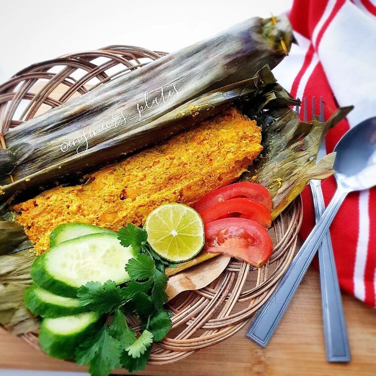 Pepes Ikan Tahu (Grilled Wrapped Fish Tofu)