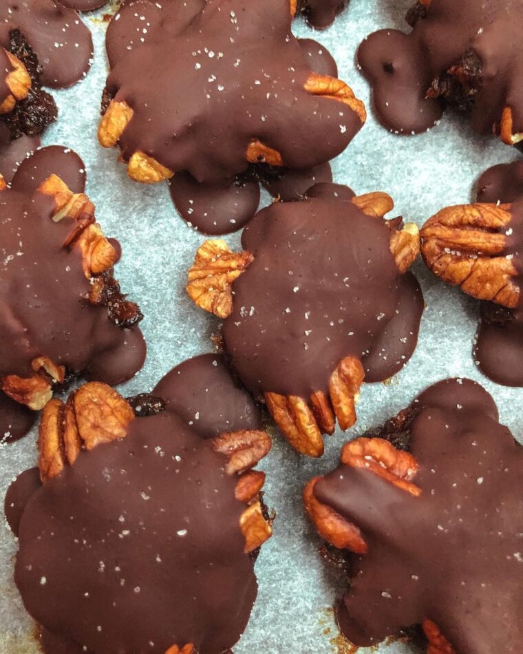 Raw Vegan Homemade Turtles