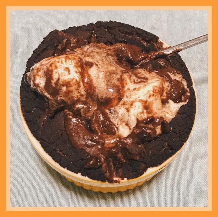 Red Kidney Bean Marshmallow Molten Cake