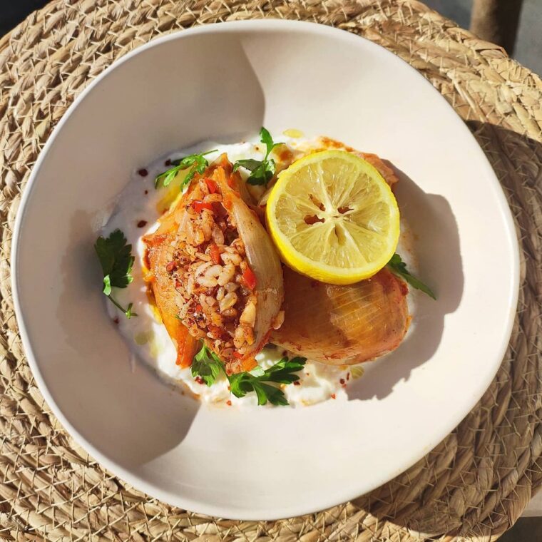 Soğan Dolması (Turkish Stuffed Onions)