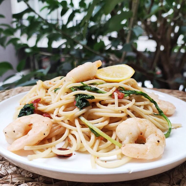 Spaghetti Con Gamberetti E Rucola (Spaghetti With Prawns & Rocket)