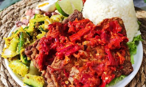 Tempe Geprek Pedas (Spicy Smashed Tempeh)