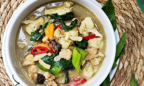 Thai Chicken Green Curry (Kaeng Khiao Wan)