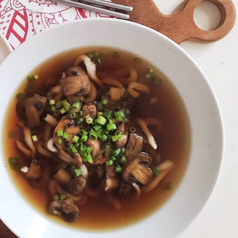 Udon Noodle Soup (Kake Udon)