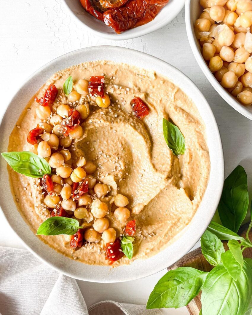 Basil And Sun-dried Tomato Hummus From @kristelskitchenblog ...