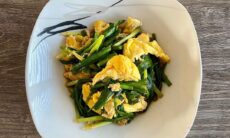 Chinese Scrambled Egg With Chives