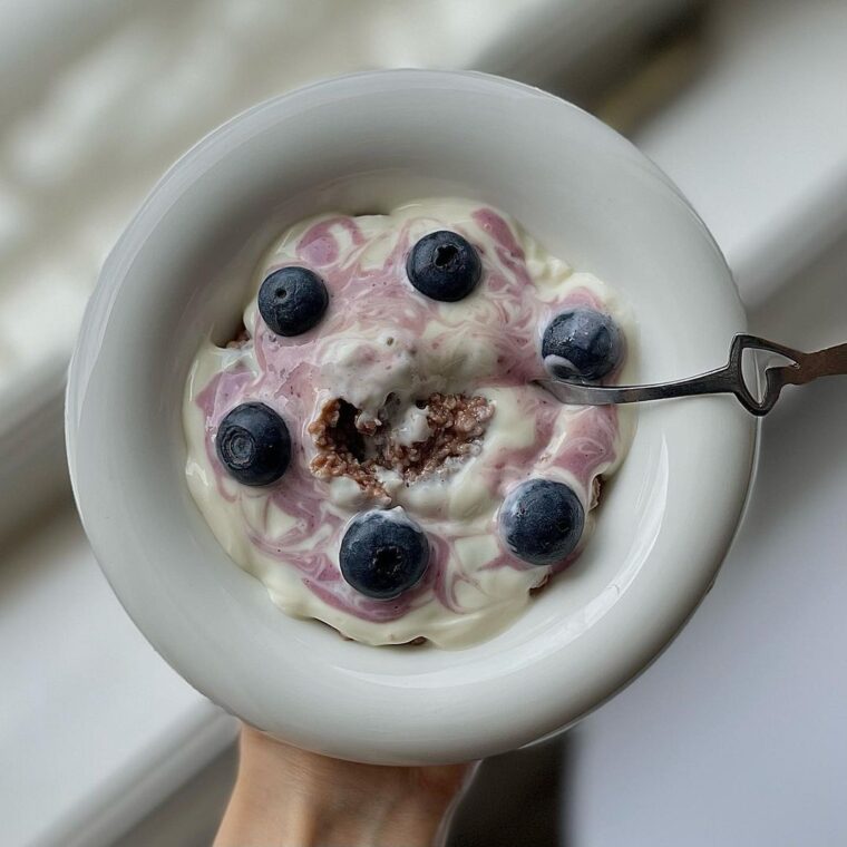 Choco Blueberry Cheesecake Oats