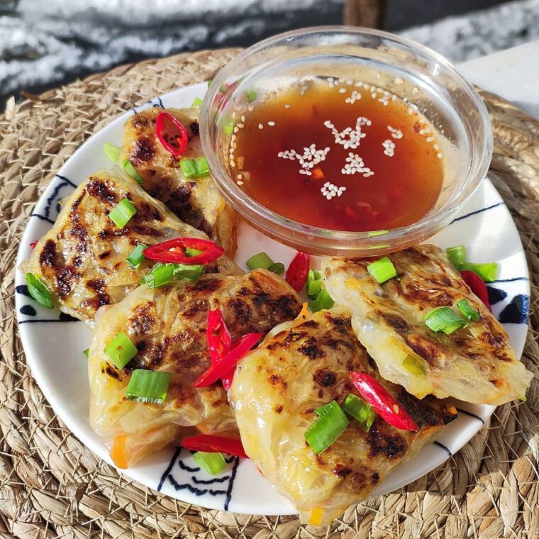 Crispy Rice Paper Dumplings