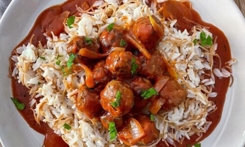 Dawoud Basha (Lebanese Meatballs) With Vermicelli Rice