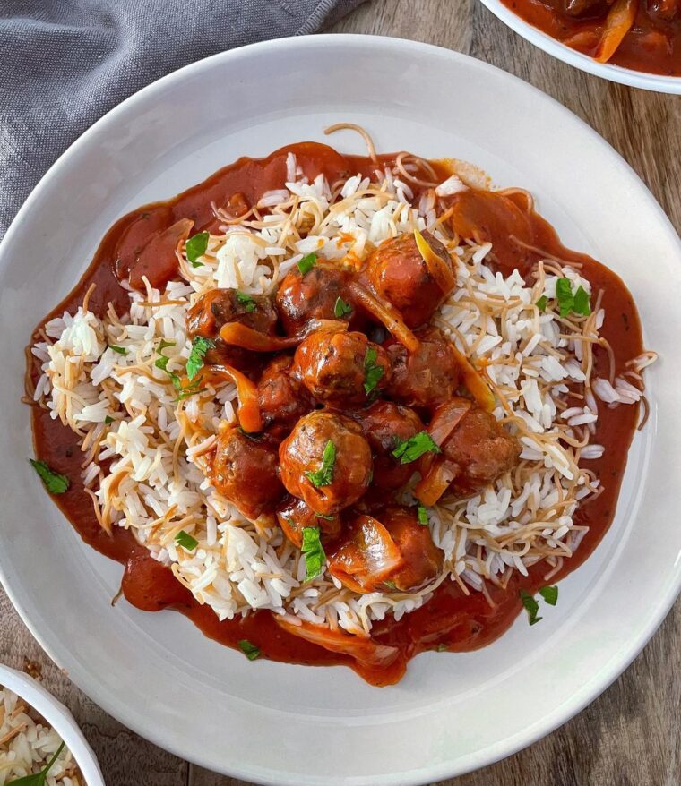 Dawoud Basha (Lebanese Meatballs) With Vermicelli Rice