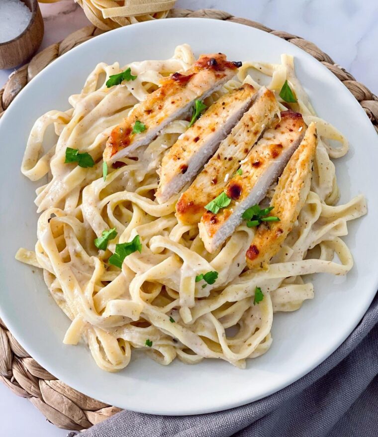 Fettuccine Alfredo Healthy And No-cream Version
