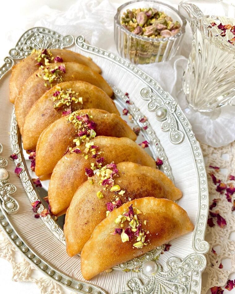 Fried Atayef (Pancakes Stuffed With Walnuts)