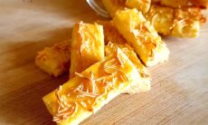 Kaastengels ( Cheese Stick Cookies )