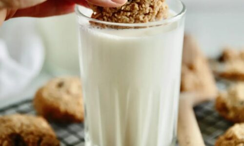 Keto “Oatmeal” Raisin Cookies