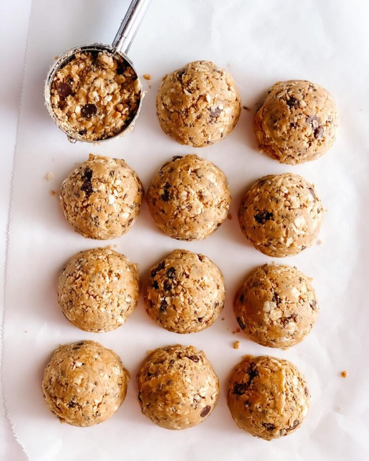 Oatmeal Chocolate Chip Energy Bites
