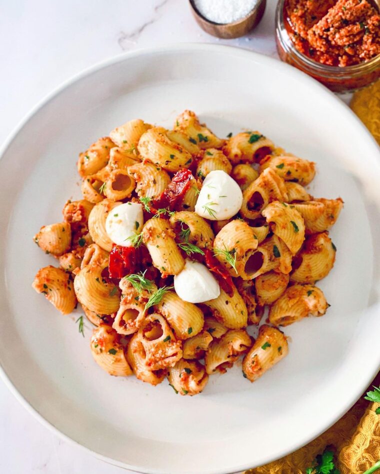 Pasta With Sun-dried Tomato Sauce