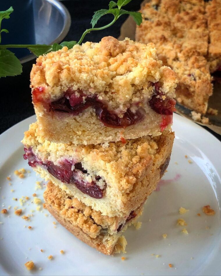 Plum Crumble Pie (Pflaumenkuchen Mit Streuseln)