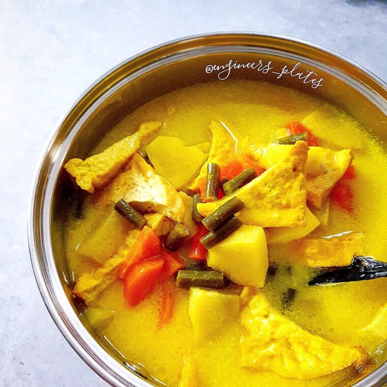 Sayur Lodeh (Vegetables Cooked In Coconut Milk)