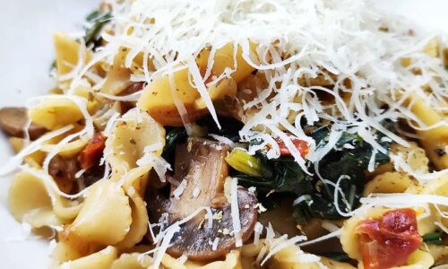 Spinach, Mushroom & Caramelised Onion Pasta