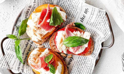 Tomato & Mozarella Crostini