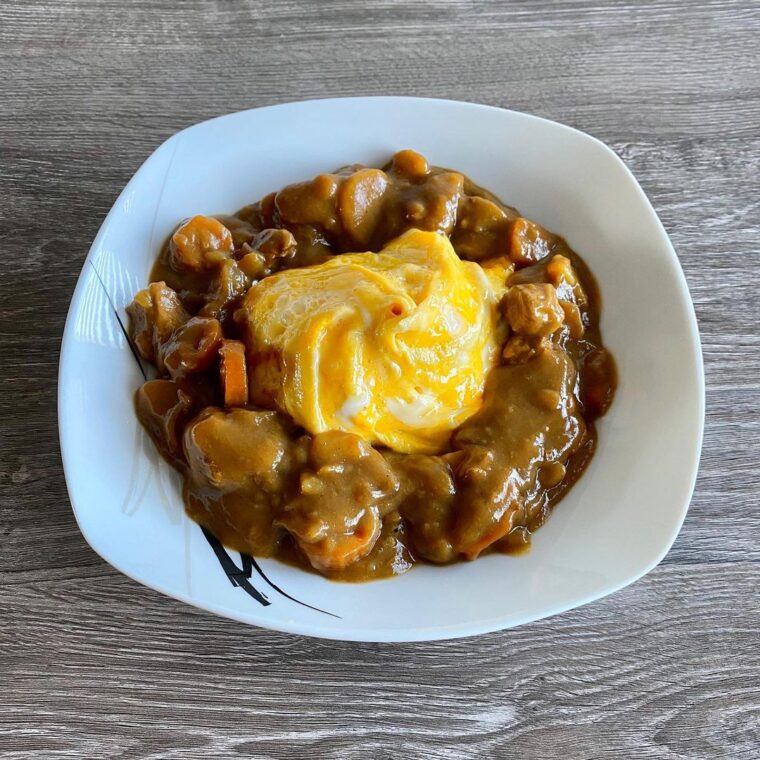 Tornado Omelette Rice With Japanese Chicken Curry
