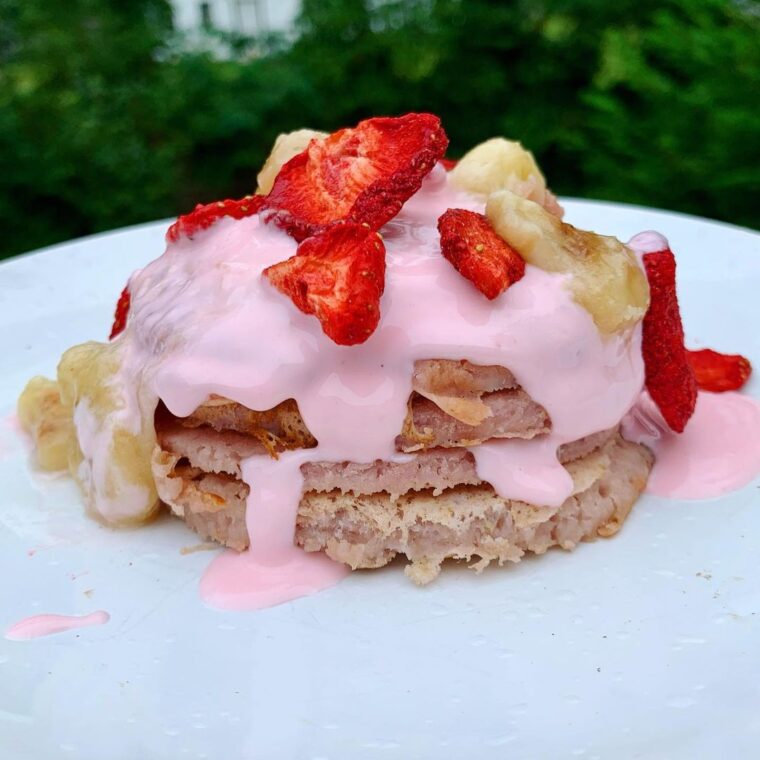 Vegan Strawberry Banana Smoothie Pancakes