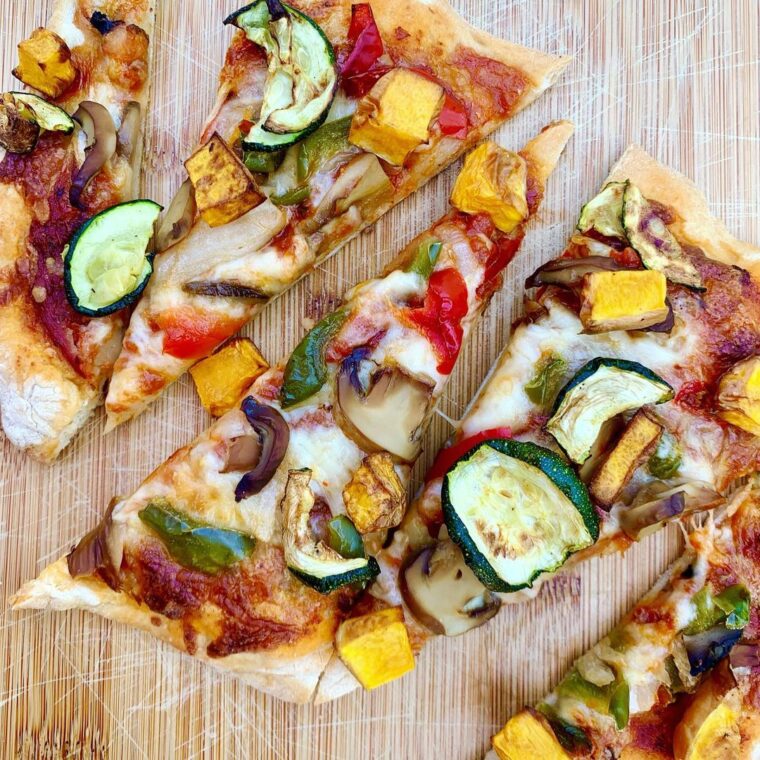 10 Min Vegan Naan Bread Pizza
