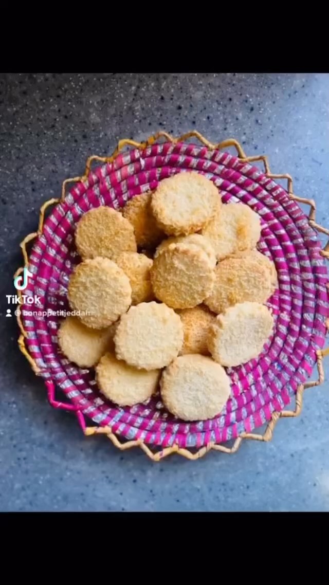 4 Ingredients Bakery Style Coconut Biscuits