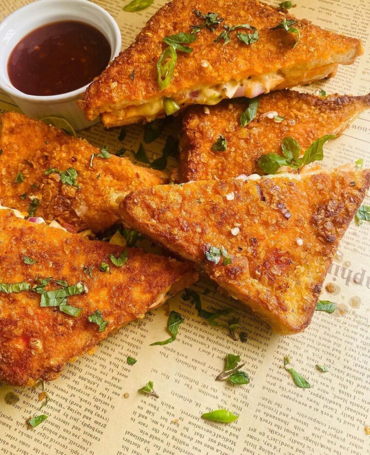 Crispy & Spicy Masala Veggies & Cheese Toast