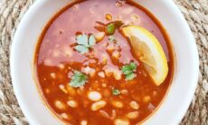 Etsiz Kuru Fasulye (Meatless Turkish White Bean Stew)