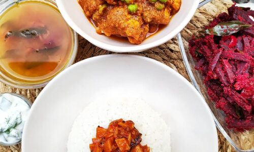 Gobi Matar (Punjabi Style Creamy Cauliflower & Pea Curry) - Food Recipes dari Almond