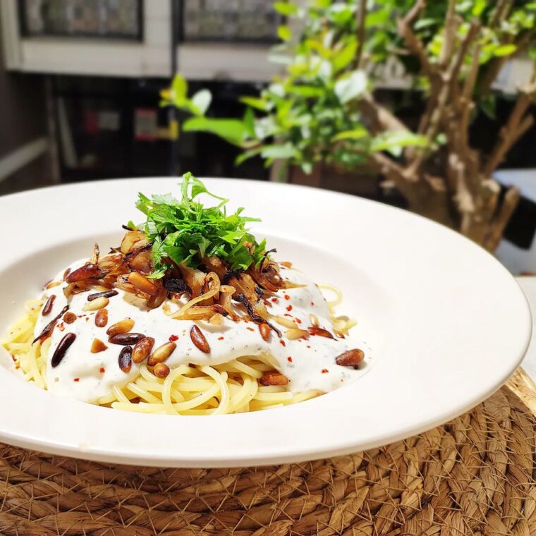 Macarona Bilaban (Lebanese Pasta In Yoghurt Sauce)