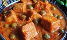 Matar Paneer (Peas And Paneer)